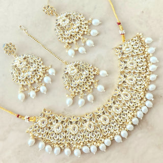 Alisha Kundan White Necklace Set with Tikka