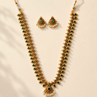 Caroline Green Kemp Long Necklace Set