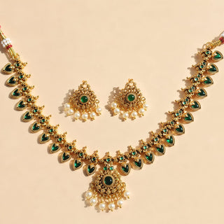 Caroline Green Kemp Necklace Set