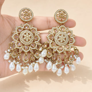 Elsa White Baahubali Polki Tikka Set (with Detachable Hair Chain)