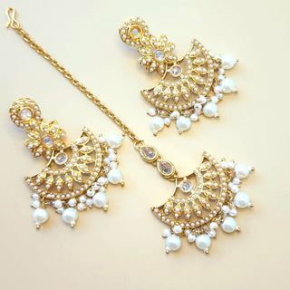 Frida White Necklace Set with Tikka