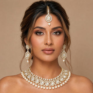 Gisa White Kundan Necklace Set