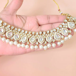 Gisa White Kundan Necklace Set