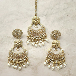 Juno White Polki Necklace Set with (Detachable) Baahubali Earrings and Maang Tikka