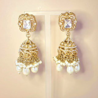 Khloe White Necklace Set with Tikka