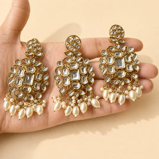 Nessi White Kundan Choker Necklace Set
