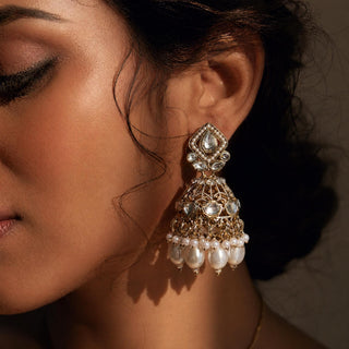 Vannya White Kundan Jhumka Earrings