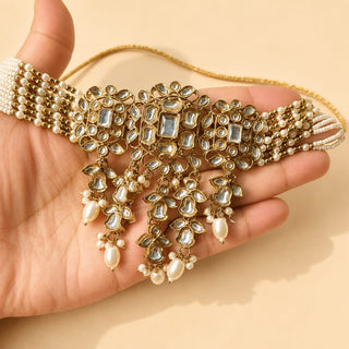 Nessi White Kundan Choker Necklace Set