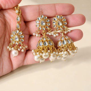 Zariah White Kundan Choker Necklace Set
