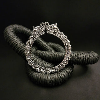 Adelle Oxidised Silver Bangle 2.6 - ECLAT INDIAN JEWELSBangle, Kadas & BraceletsGray